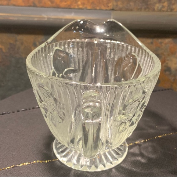 Lovely vintage clear depression glass creamer Jeanette Iris Herringbone Pattern - Picture 4 of 9